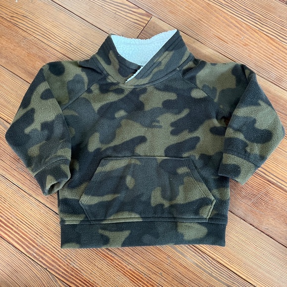 Old Navy Green Camo Kids Pullover - Picture 1 of 3